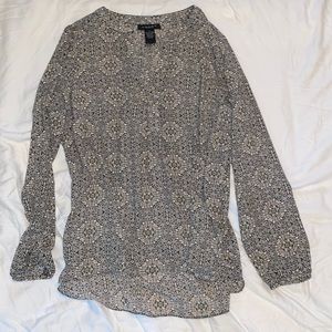 BNWOT-Long Sleeve Lightweight Blouse Size Large